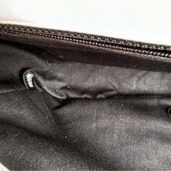 Venise Biarritz Flap Bag Striped Canvas Medium - Picture 11 of 13